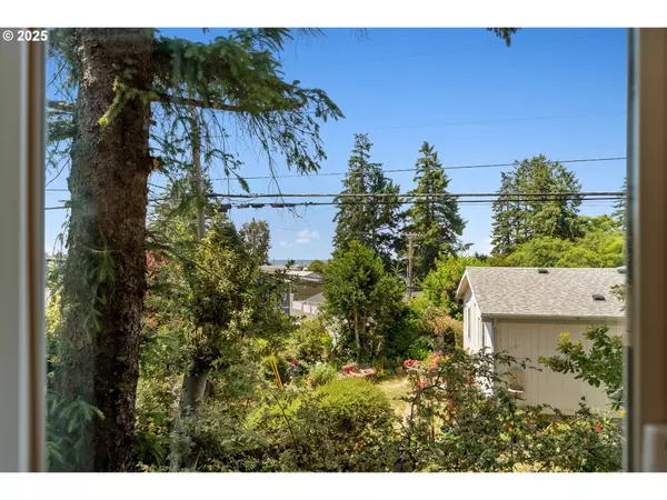 Brookings, OR 97415,16329 Grootendorst LN #8