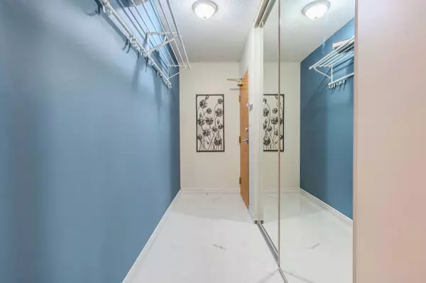 Toronto C06, ON M3H 2T4,897 Sheppard AVE W #202