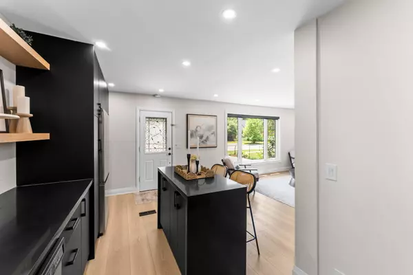 Toronto W10, ON M9W 1S9,96 Allenby AVE