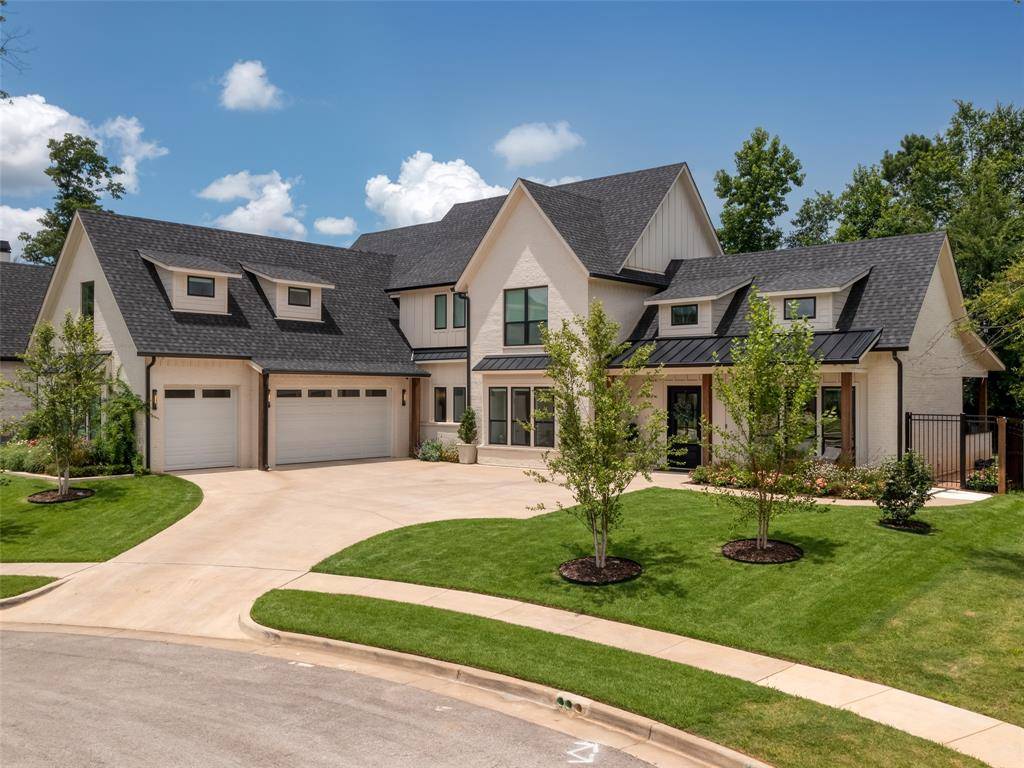 Tyler, TX 75703,1555 Maple Circle