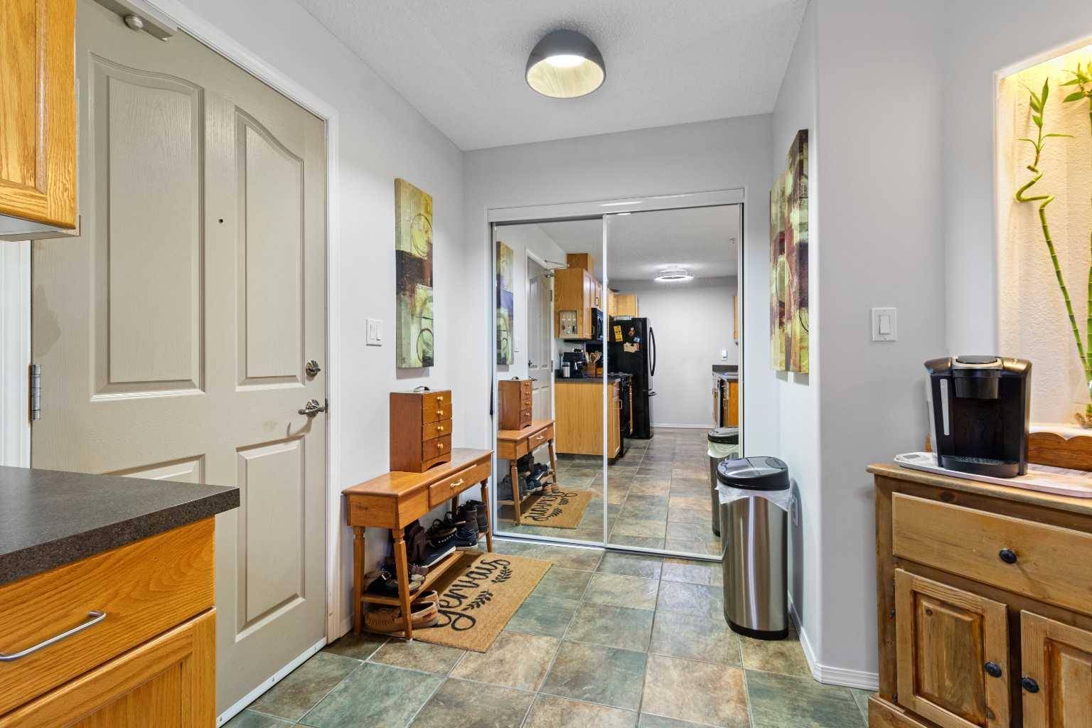 Red Deer, AB T4R 3J1,18 Averill ST #122