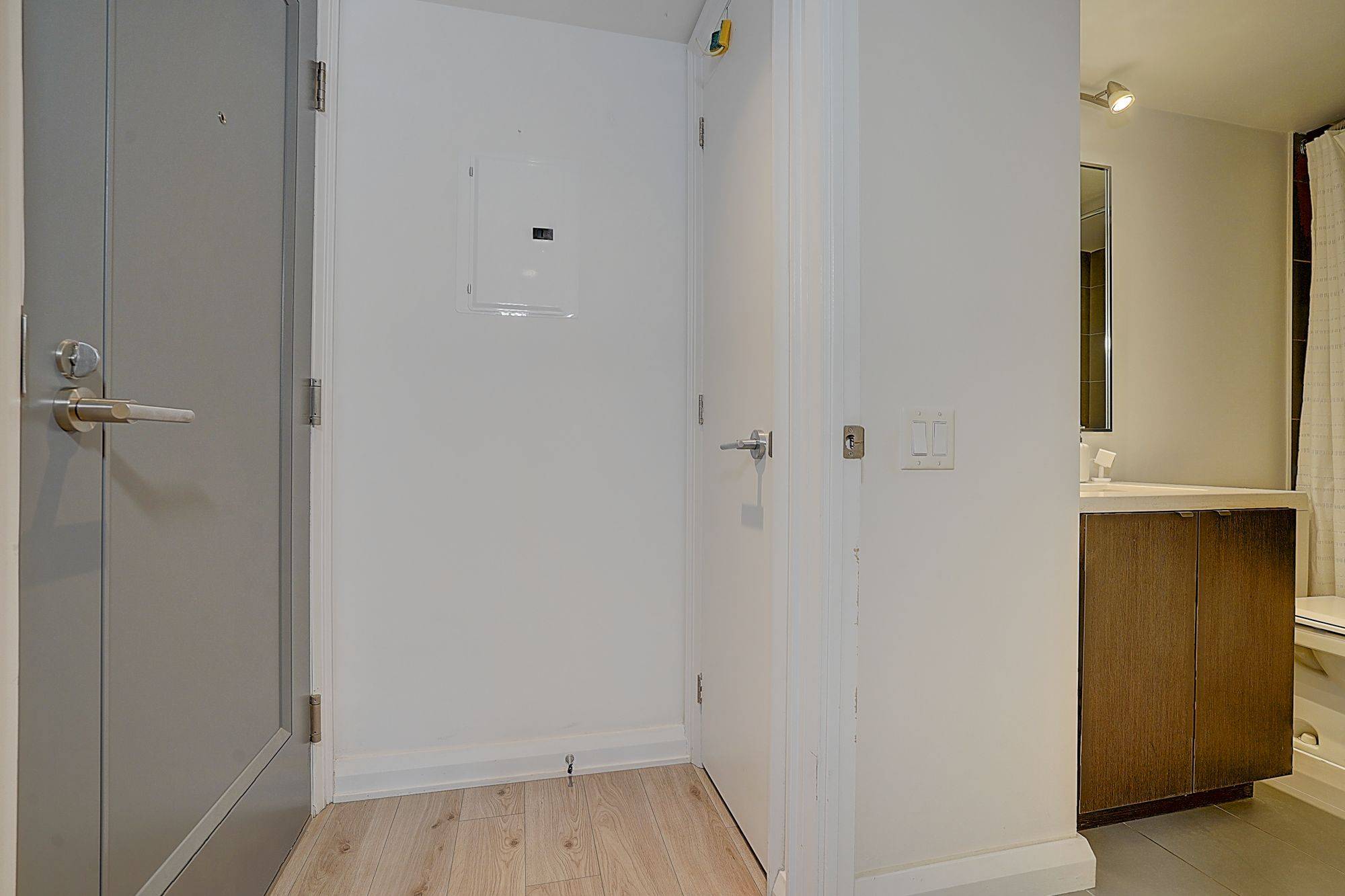 Toronto C02, ON M5R 1C4,155 Yorkville AVE #801