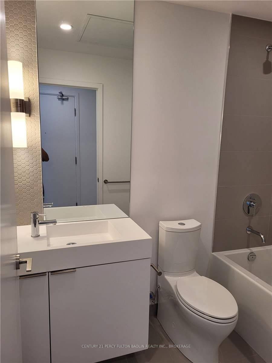 Toronto C03, ON M4R 0A4,33 Helendale AVE #2708