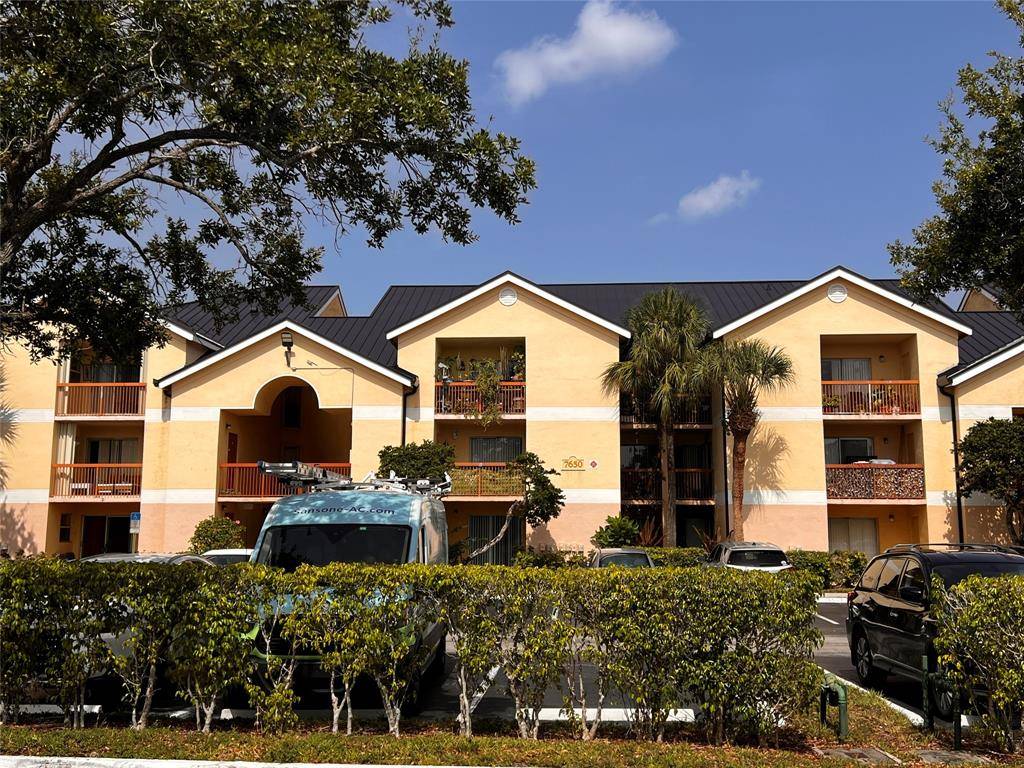 Tamarac, FL 33321,7650 Westwood Dr #526