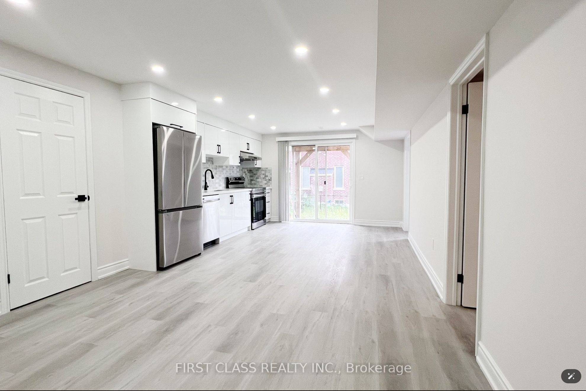 East Gwillimbury, ON L9N 0R3,8 Eastgrove SQ #bsmt