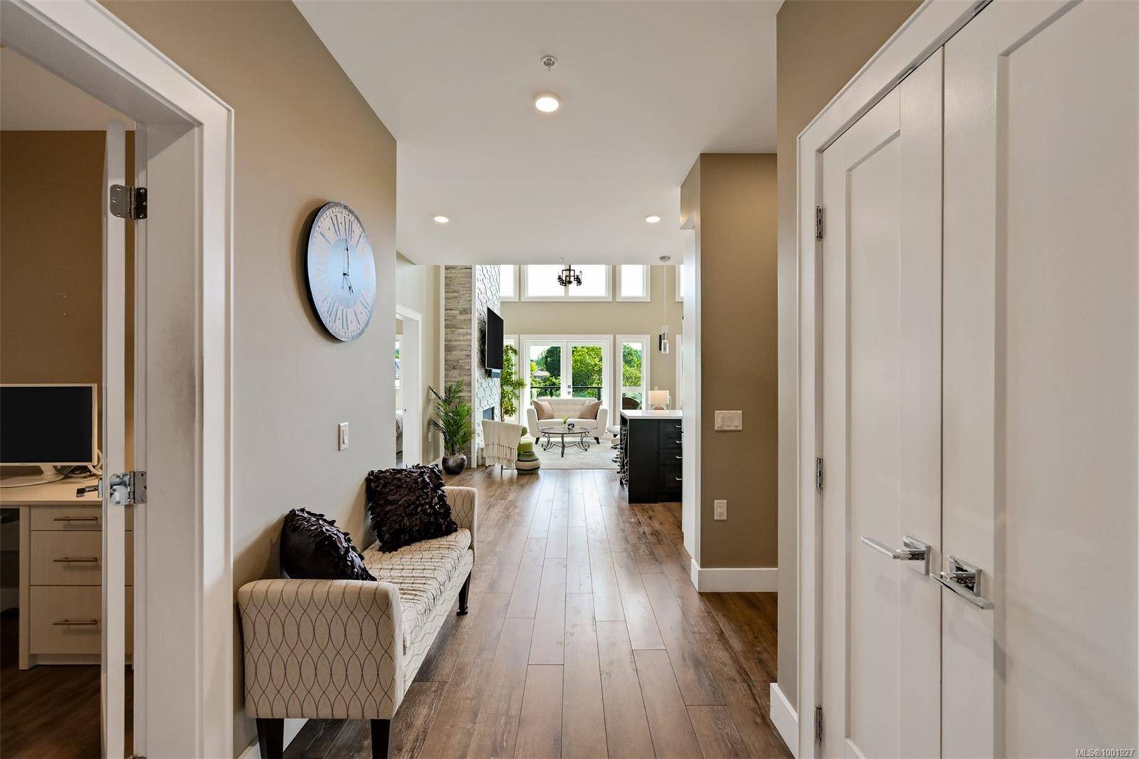 Saanich, BC V8Z 0E4,747 Travino Lane #601