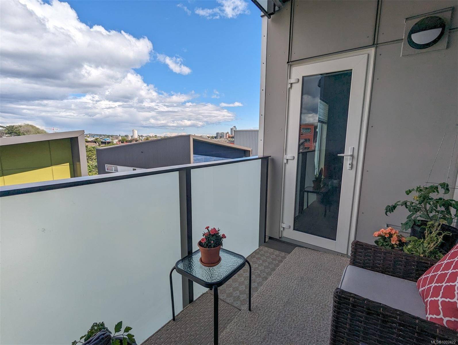 Victoria, BC V9A 0G5,767 Tyee Rd #414