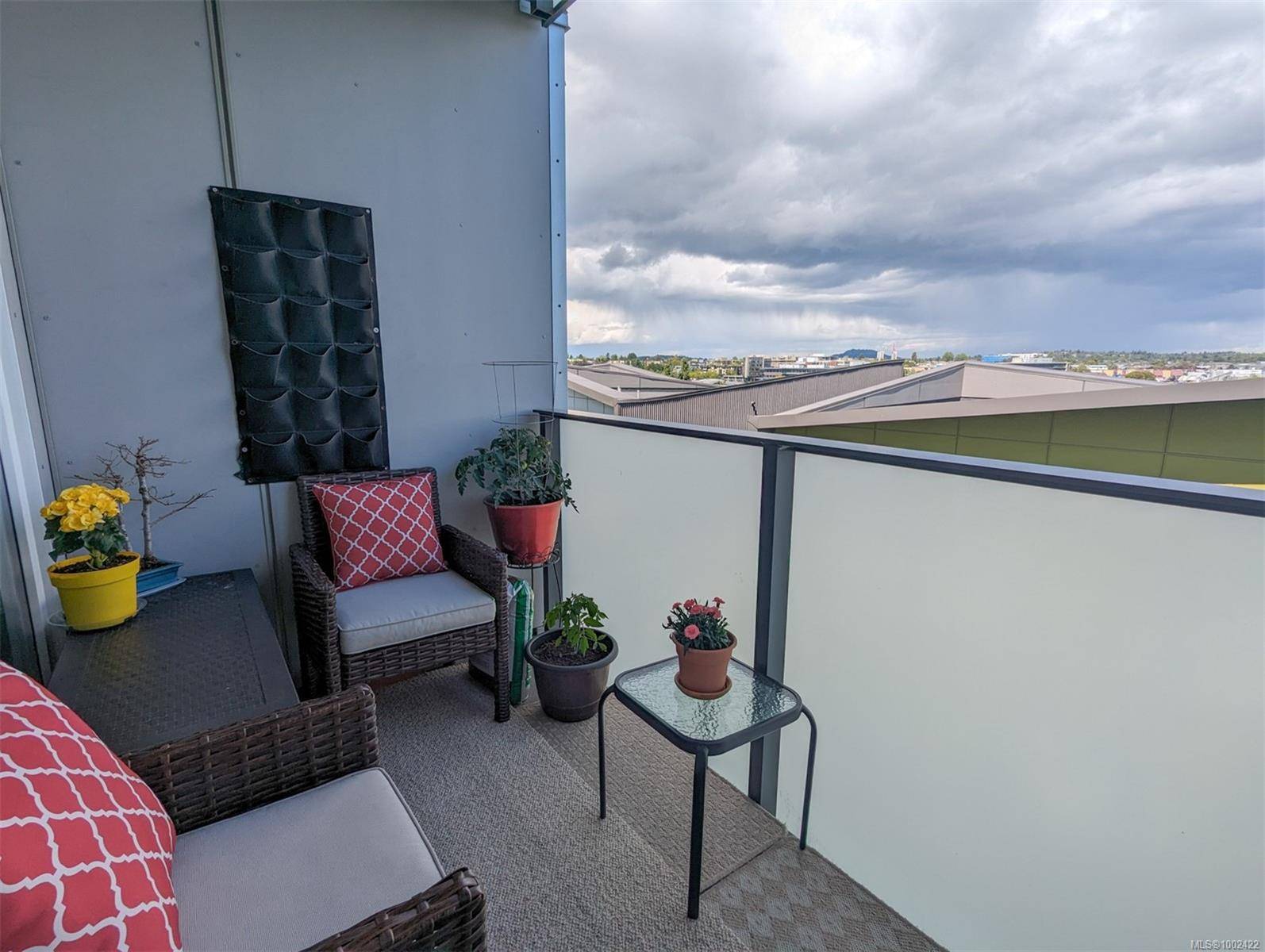Victoria, BC V9A 0G5,767 Tyee Rd #414