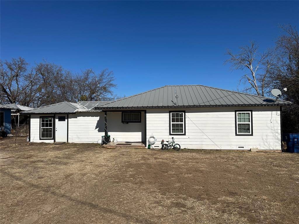 906 7th Street, Brownwood, TX 76801