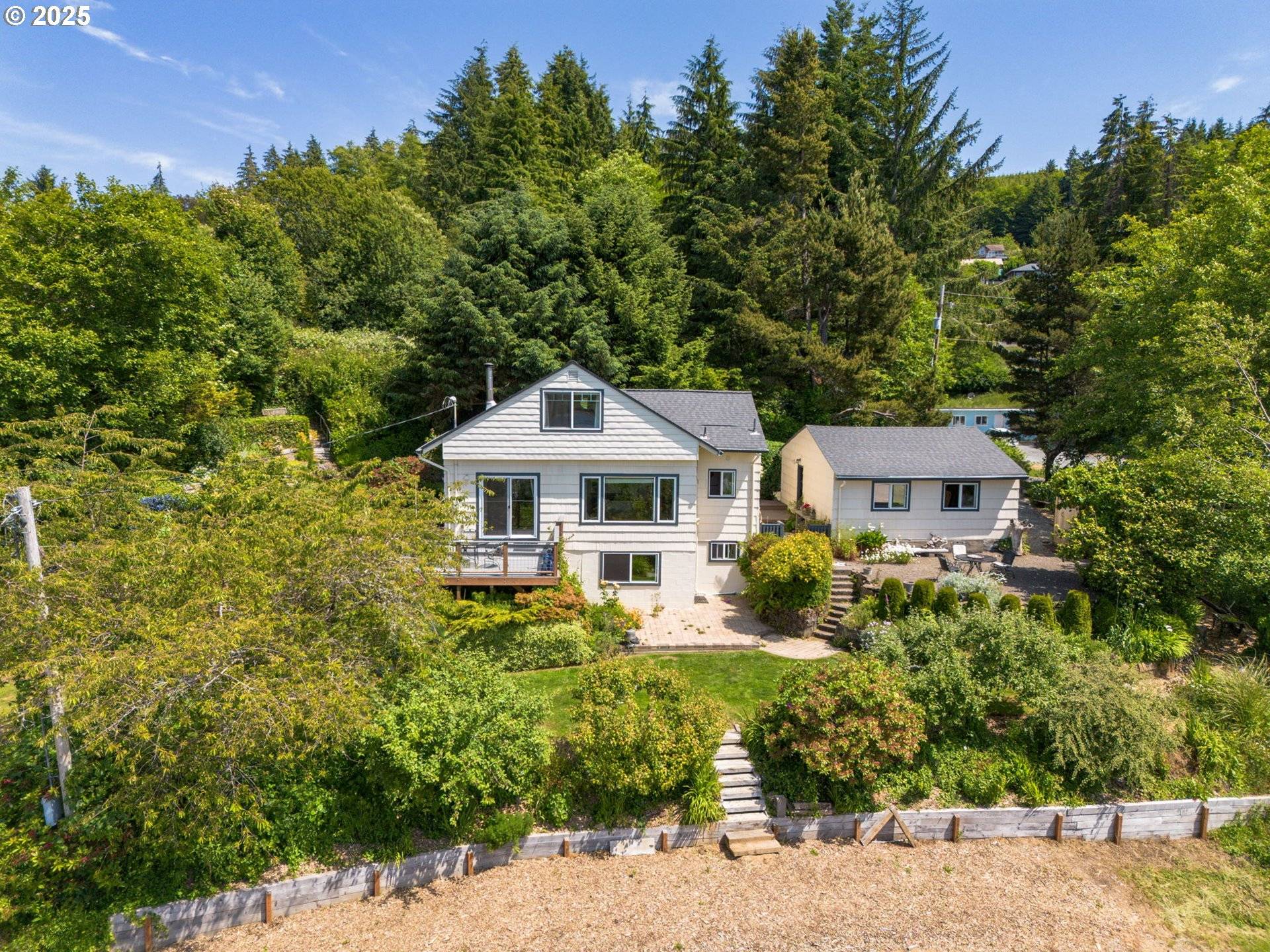 186 RECTOR RD, Wheeler, OR 97147
