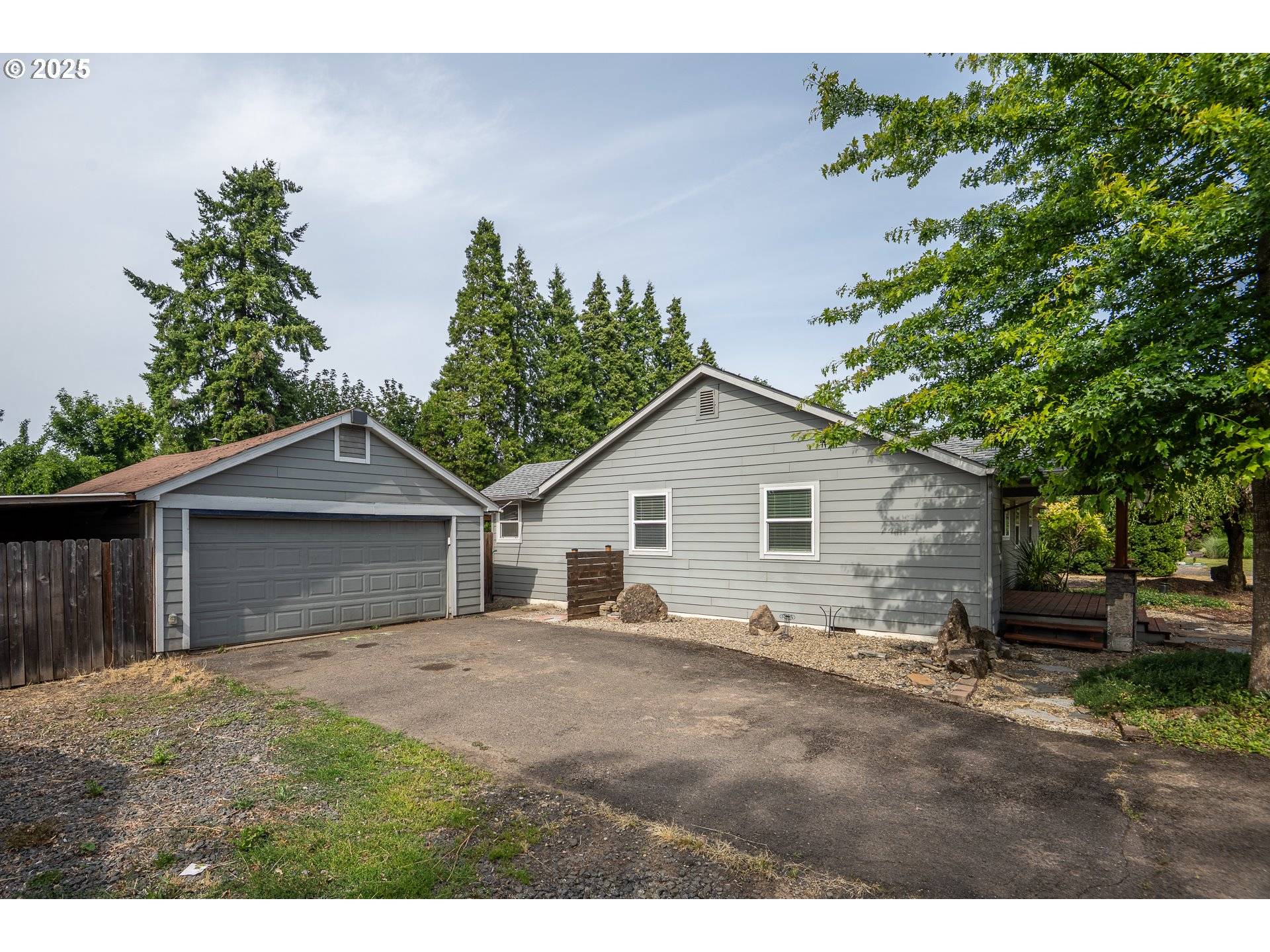 Springfield, OR 97477,590 Colonial DR