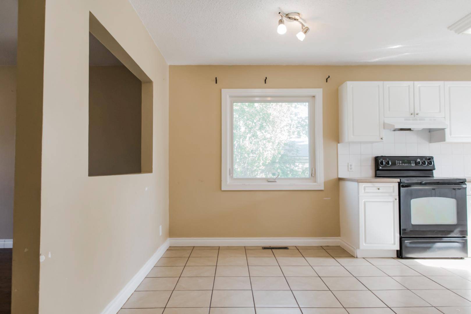 Grande Prairie, AB T8V 0J7,10019 93 AVE