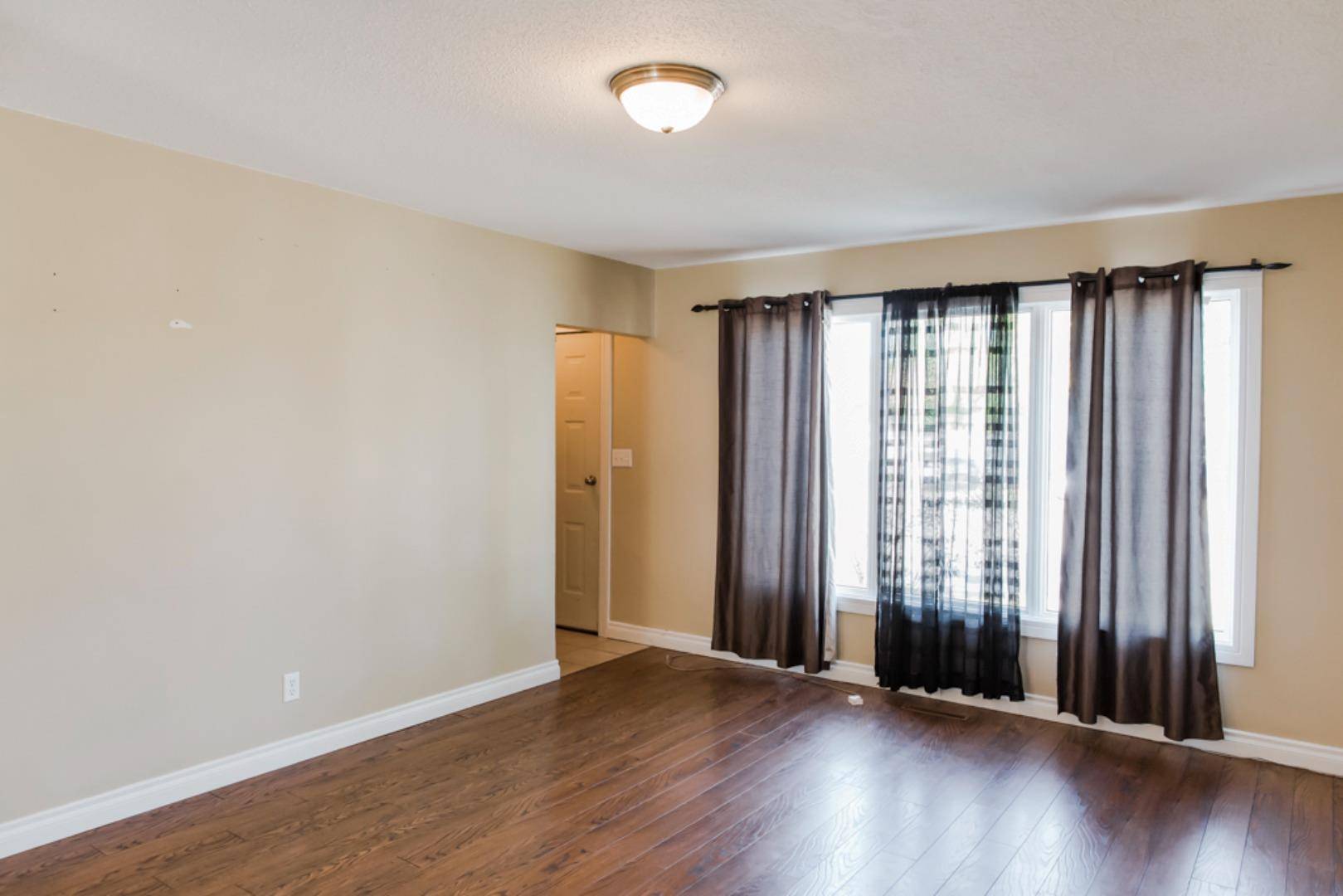 Grande Prairie, AB T8V 0J7,10019 93 AVE