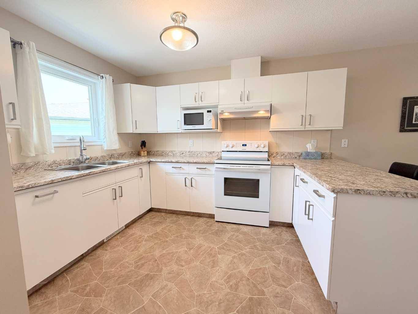 Athabasca, AB T9S 1T5,#7 5110 48 AVE