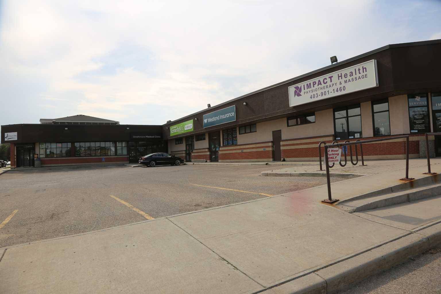 Strathmore, AB T1P 1B9,216 Fourth AVE