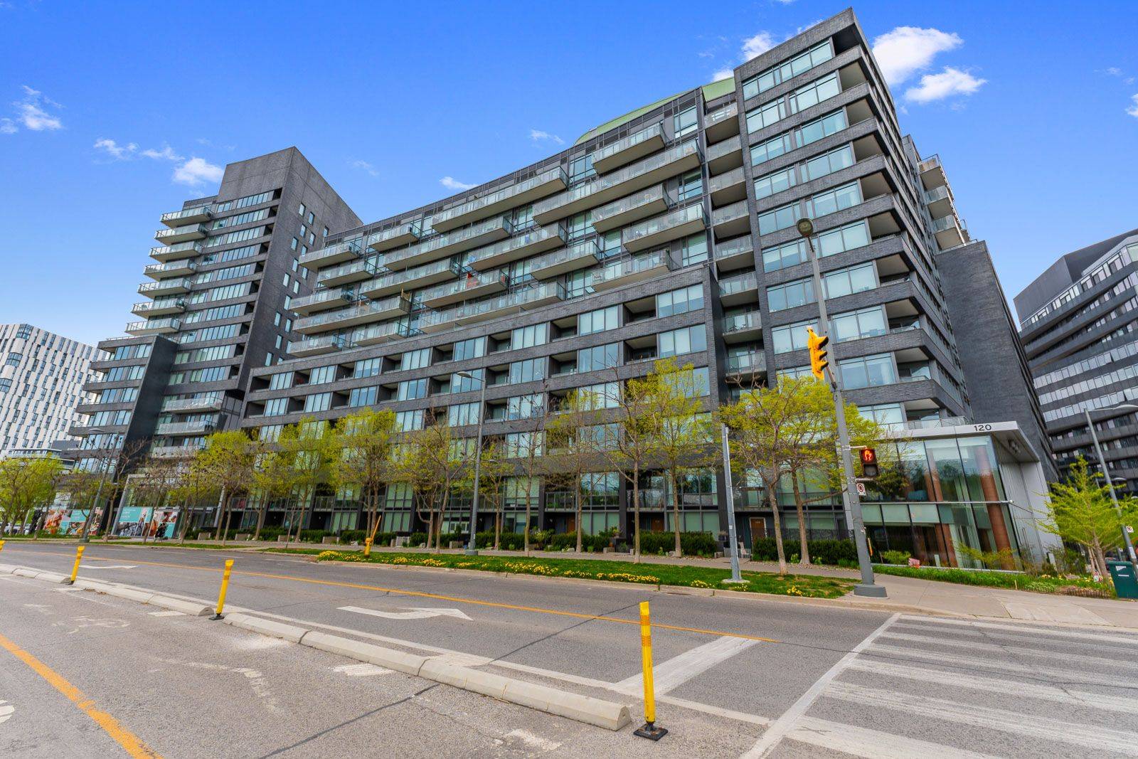 Toronto C08, ON M5A 3R7,120 Bayview AVE #N1009