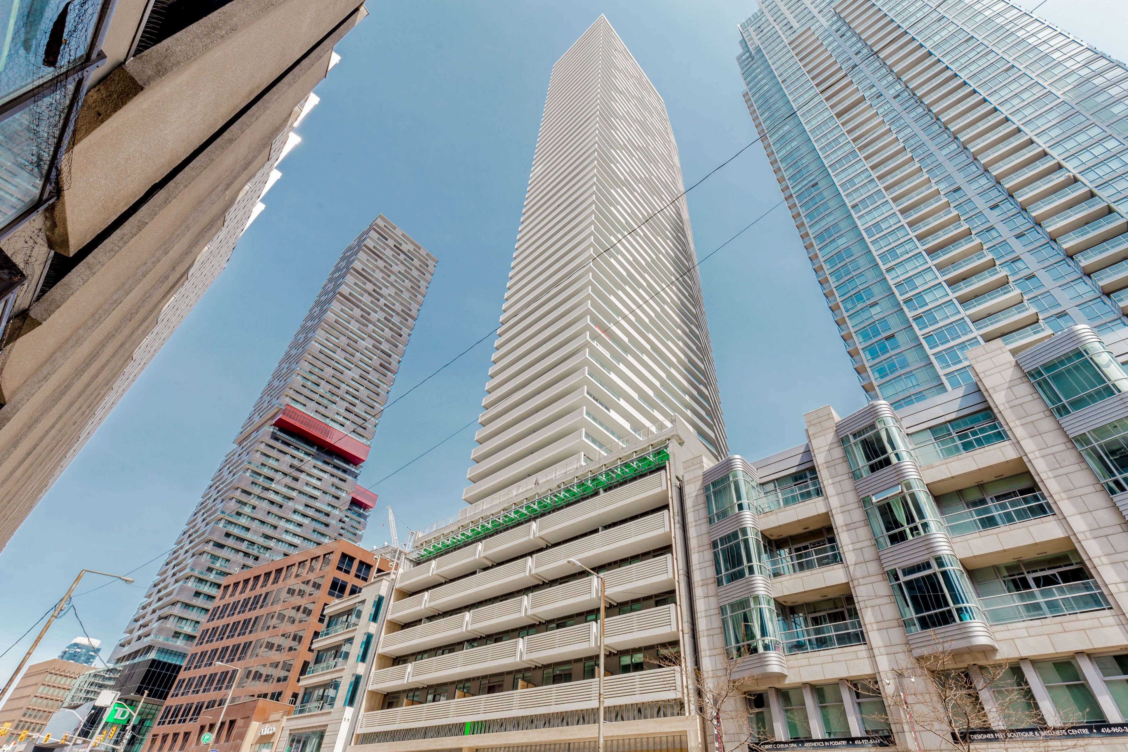 2221 Yonge ST #3706, Toronto C10, ON M4S 2B4