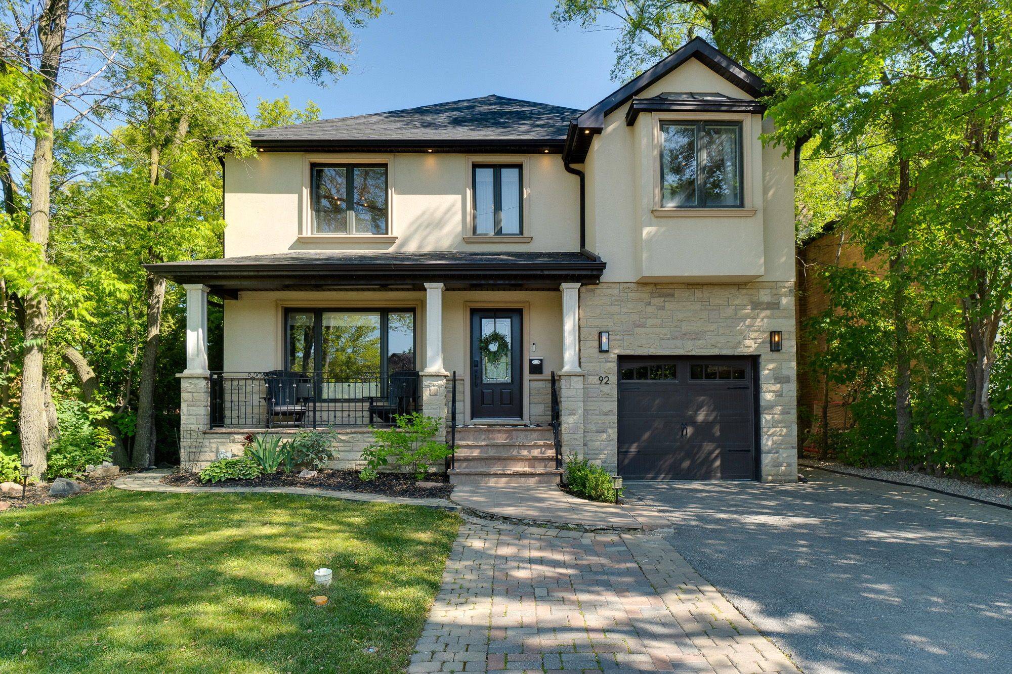 92 Ridgevale DR, Toronto C04, ON M6A 1L3