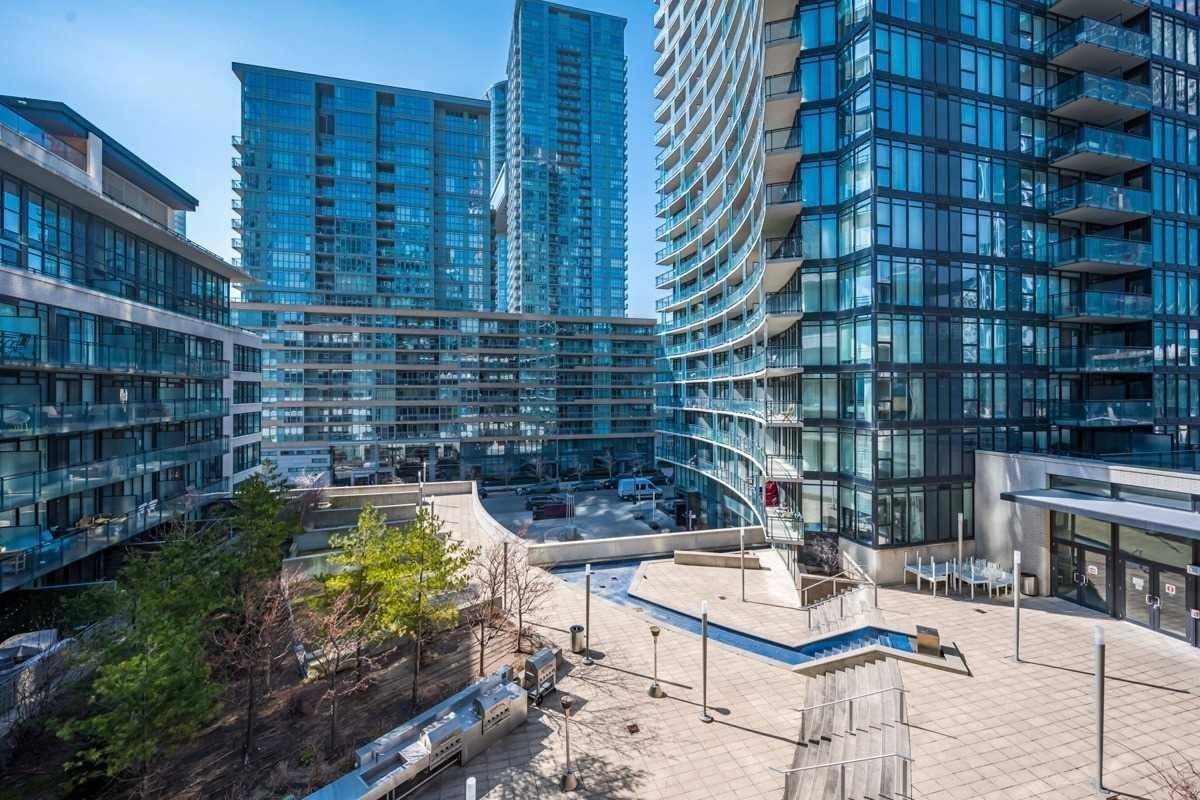 8 Telegram Mews #628, Toronto C01, ON M5V 3Z5