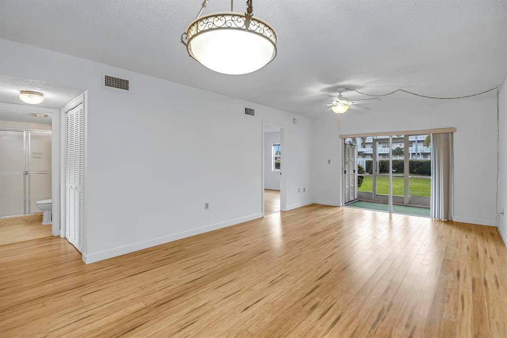[StreetName, UnitNumber, StreetNumber, StreetDirPrefix], Boca Raton, FL 33428