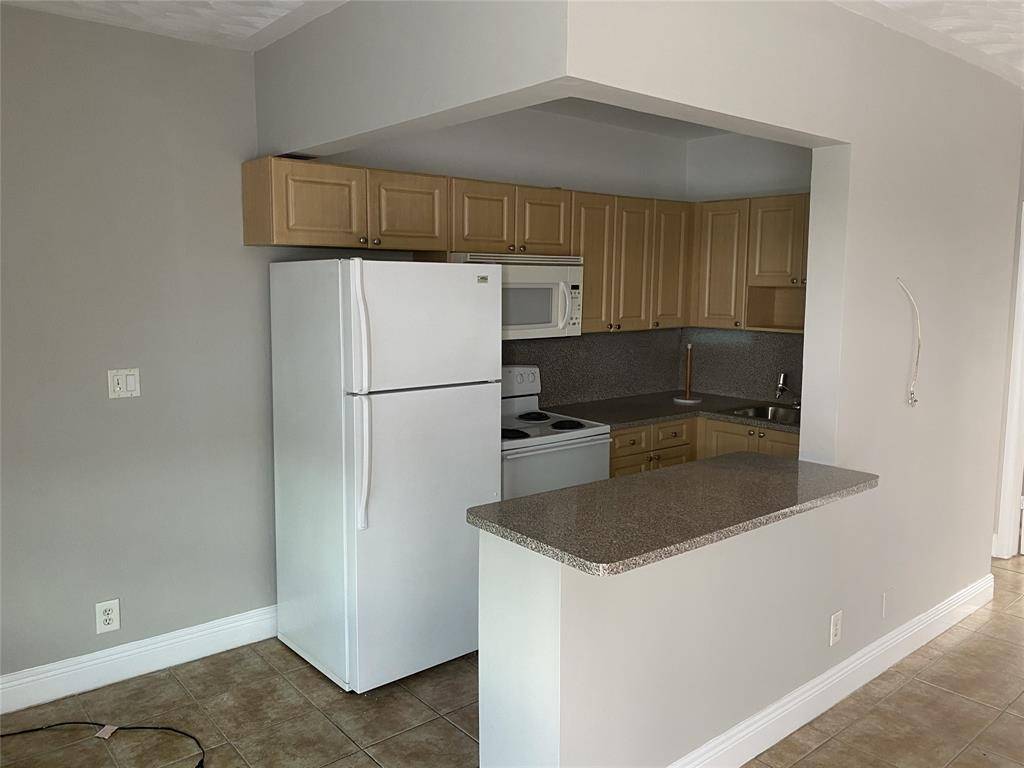 Fort Lauderdale, FL 33304,800 NE 13th #1