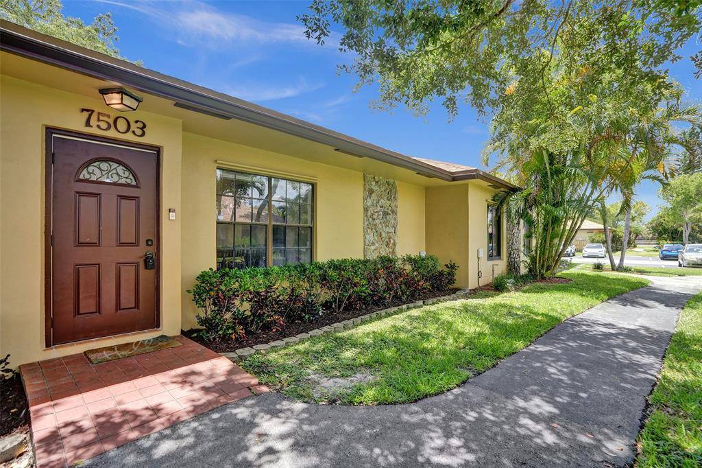 [StreetName, UnitNumber, StreetNumber, StreetDirPrefix], Davie, FL 33314