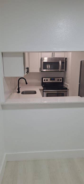 Hialeah, FL 33012,1305 W 46th St #125
