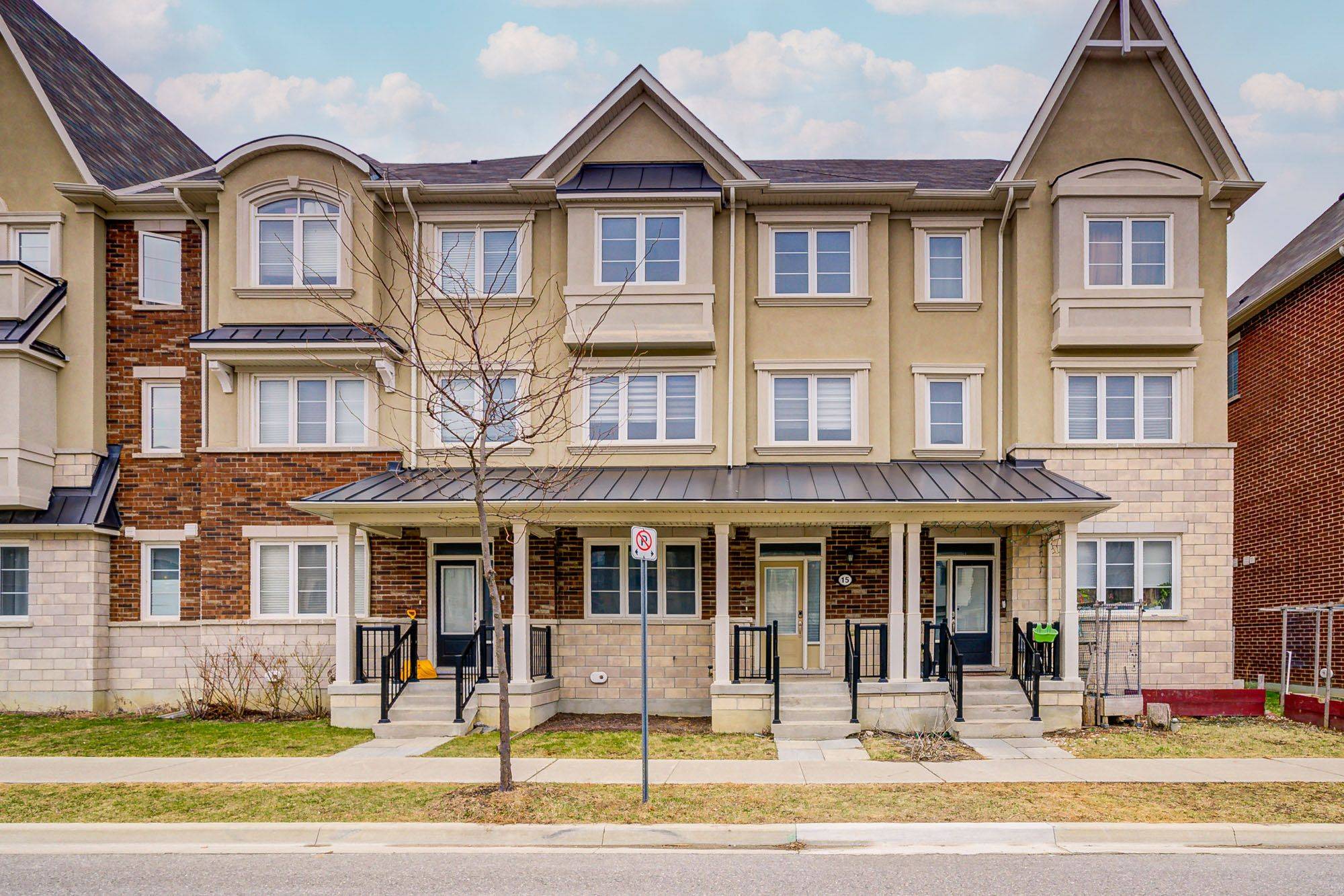 15 Thomas Swanson ST, Markham, ON L6B 1M8