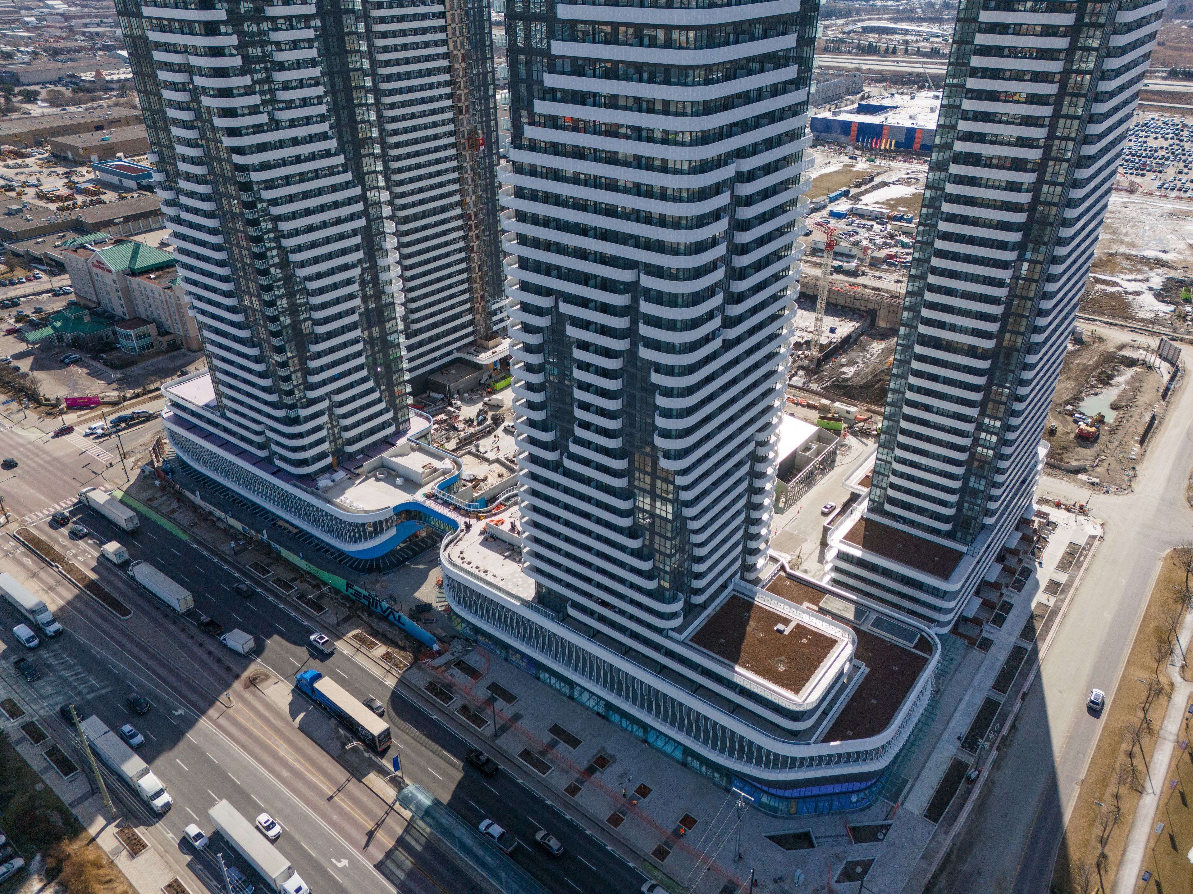 28 Interchange WAY #705, Vaughan, ON L4K 0P8