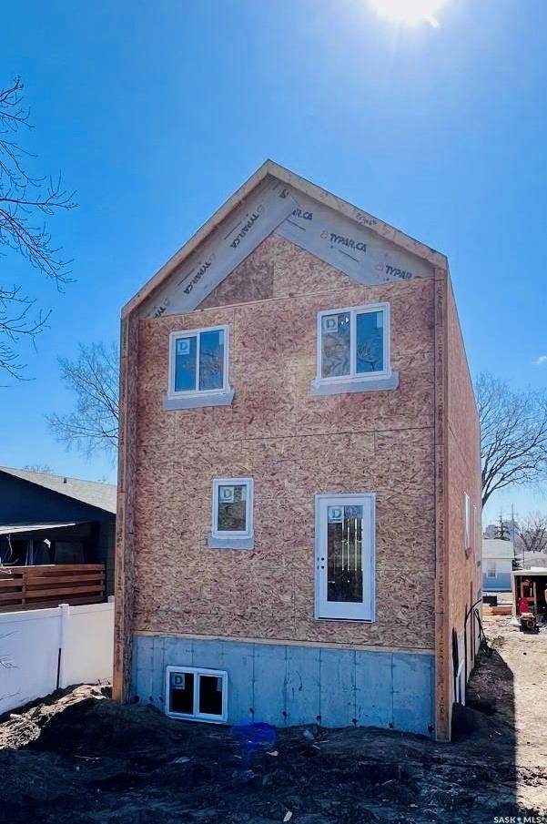 Saskatoon, SK S7K 0Y1,426 Empress STREET