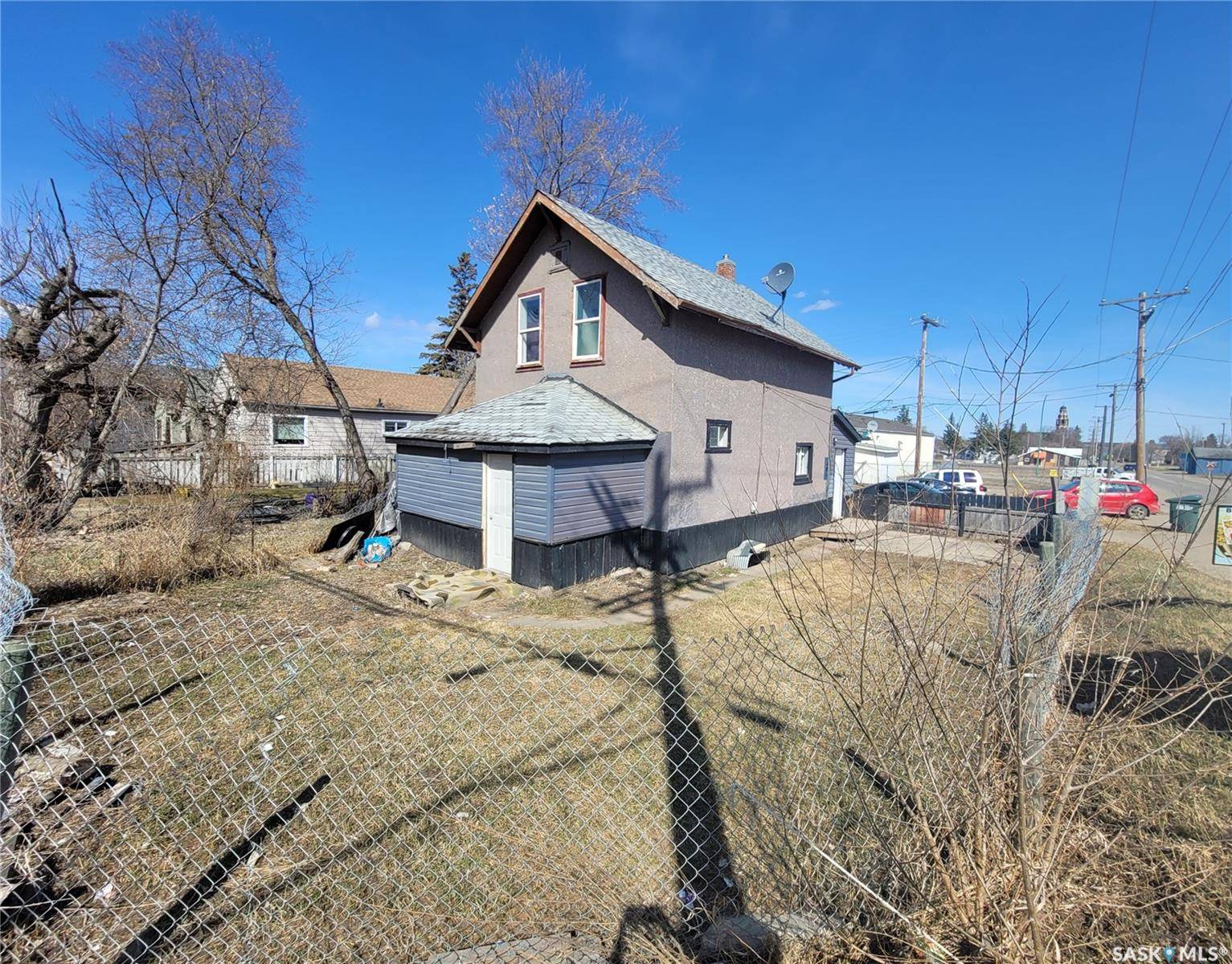 Prince Albert, SK S6V 4A3,404 18th STREET W