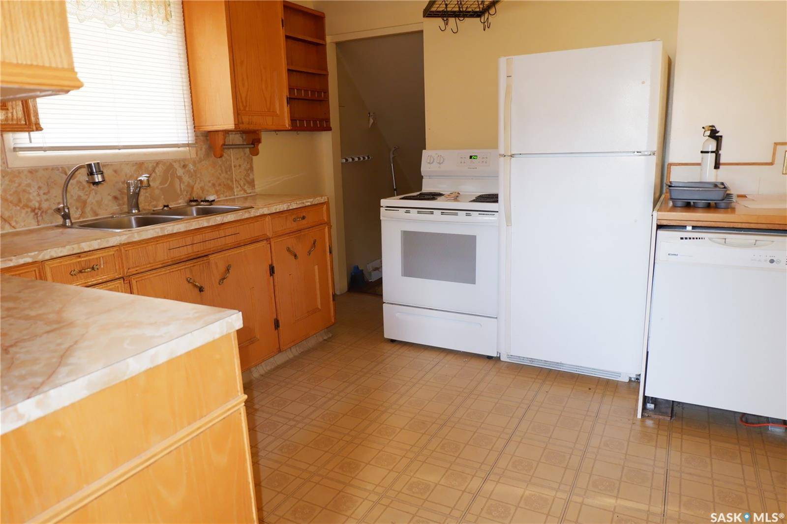 Mossbank, SK S0H 3G0,113 2nd AVENUE W