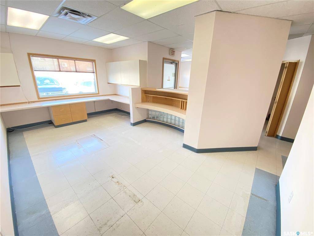 Weyburn, SK S4H 0A2,228 Railway AVENUE