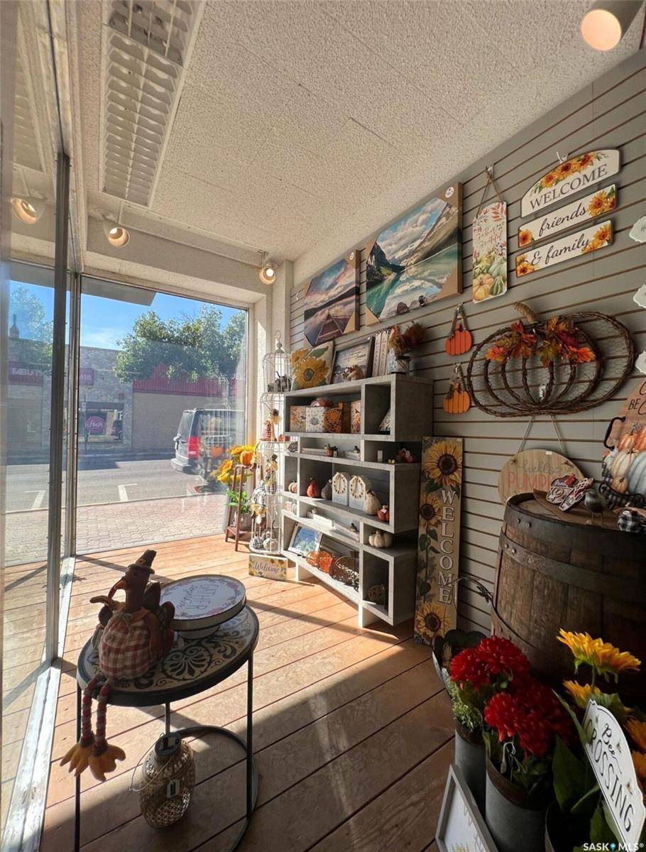 Swift Current, SK S9H 0K9,147 Central AVENUE N