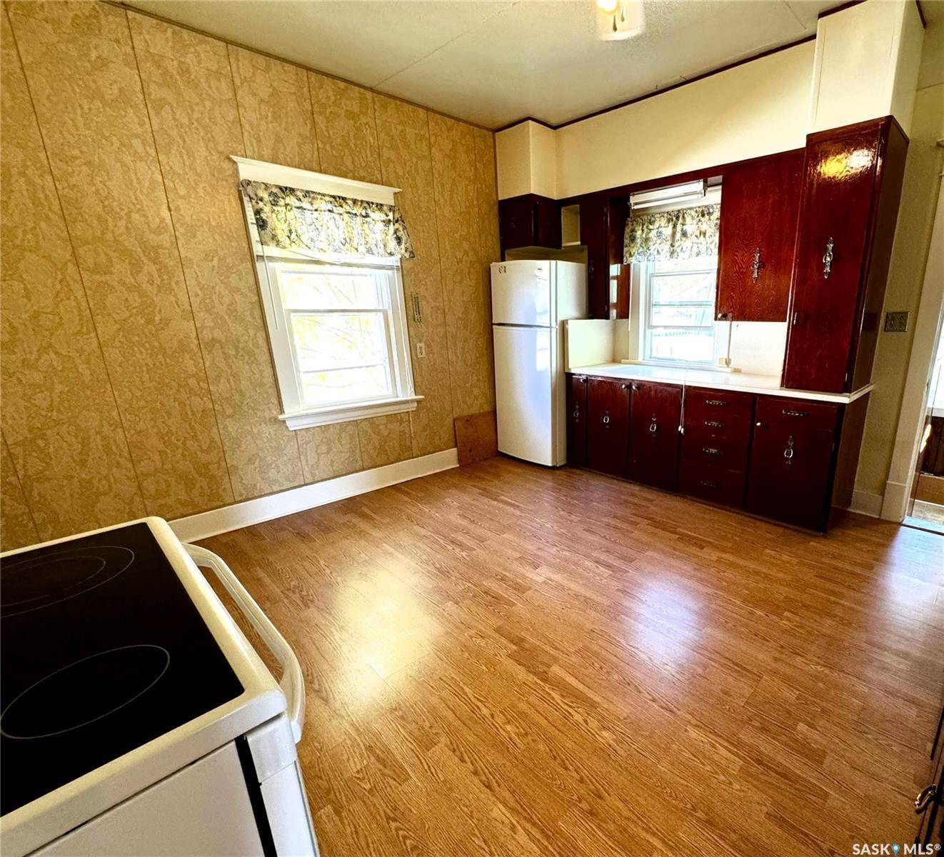 Swift Current, SK S9H 2G8,305 3rd AVENUE NE