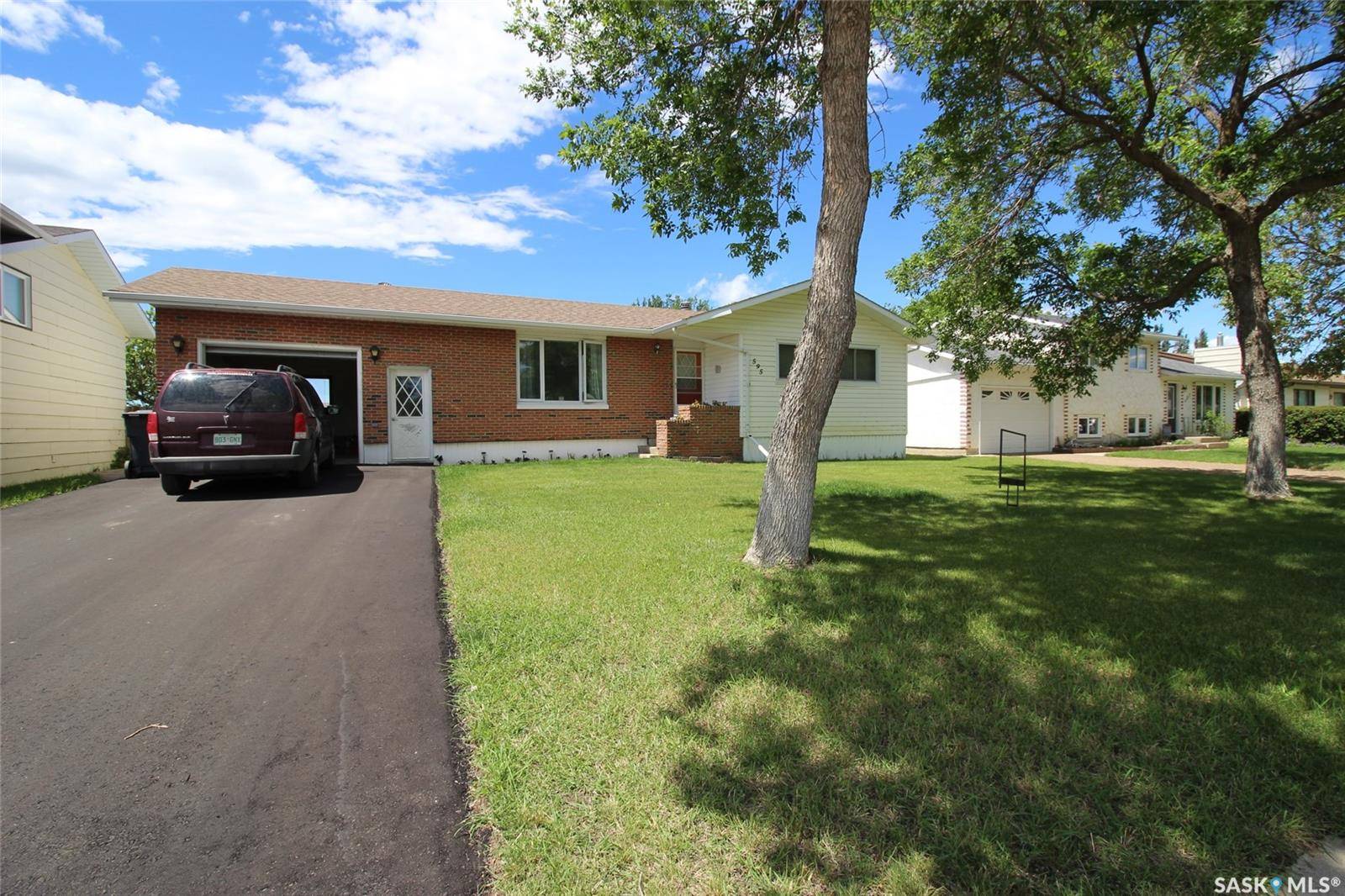 595 9th STREET W, Shaunavon, SK S0N 2M0