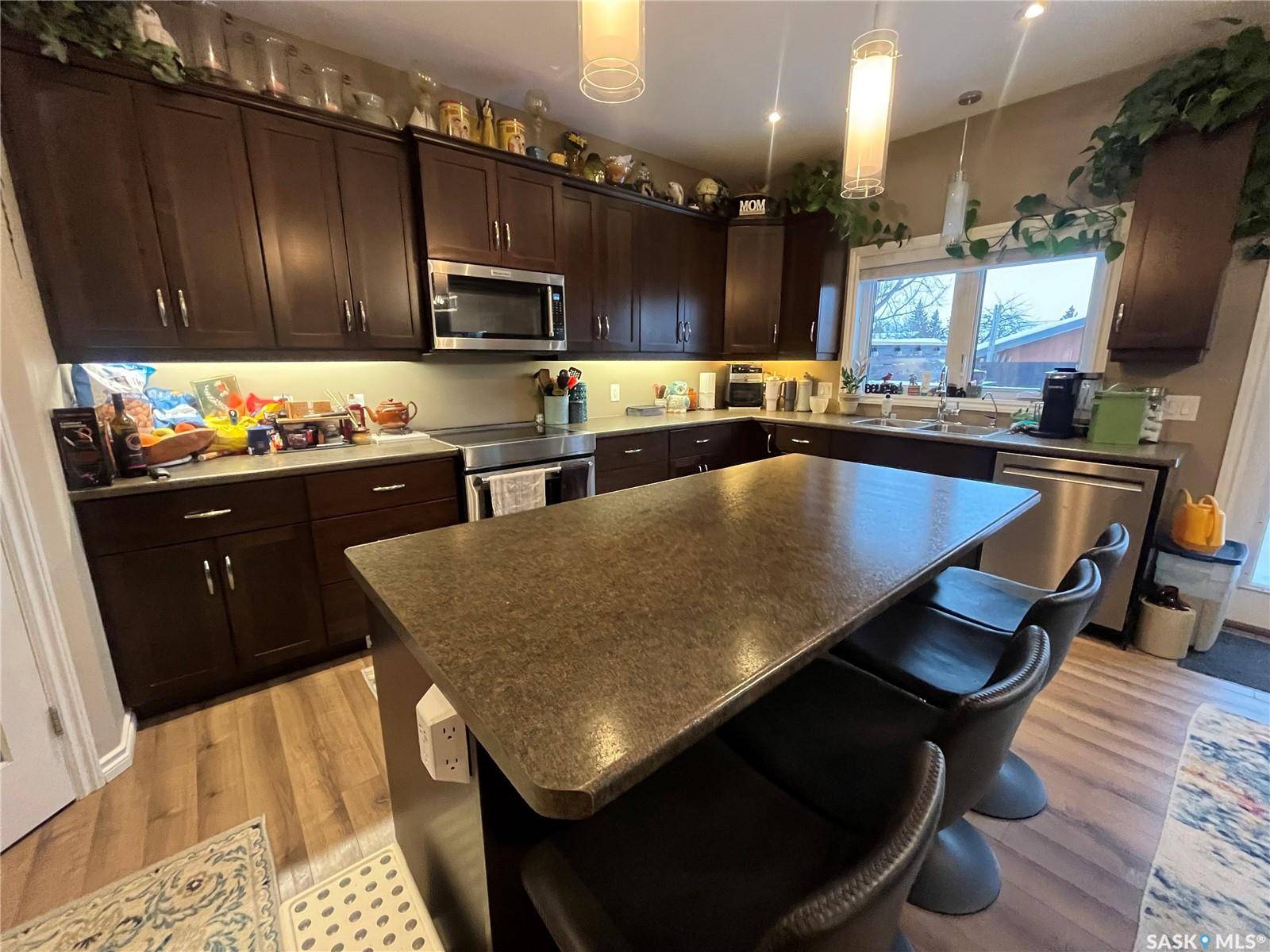 Esterhazy, SK S0A 0X0,195 5TH AVENUE