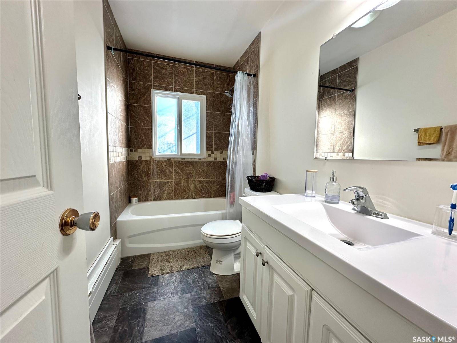 North Battleford, SK S9A 1T6,1502 105th STREET
