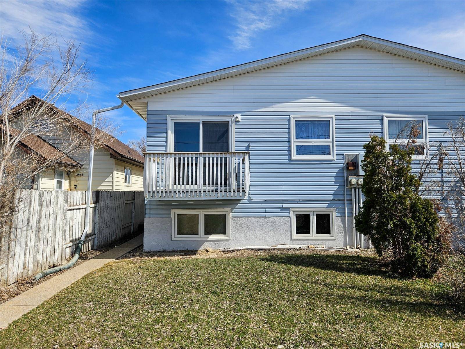 34 Central AVENUE S #3, Swift Current, SK S9H 3E6