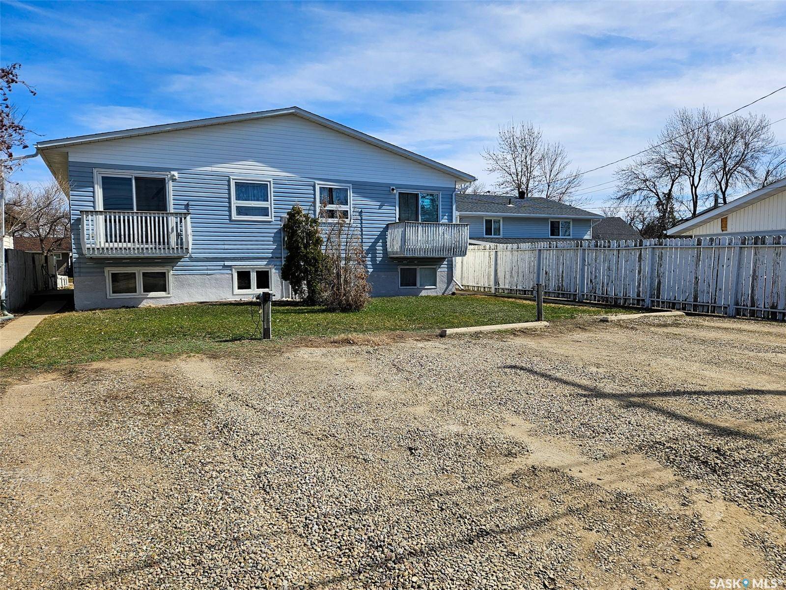 Swift Current, SK S9H 3E6,34 Central AVENUE S #3