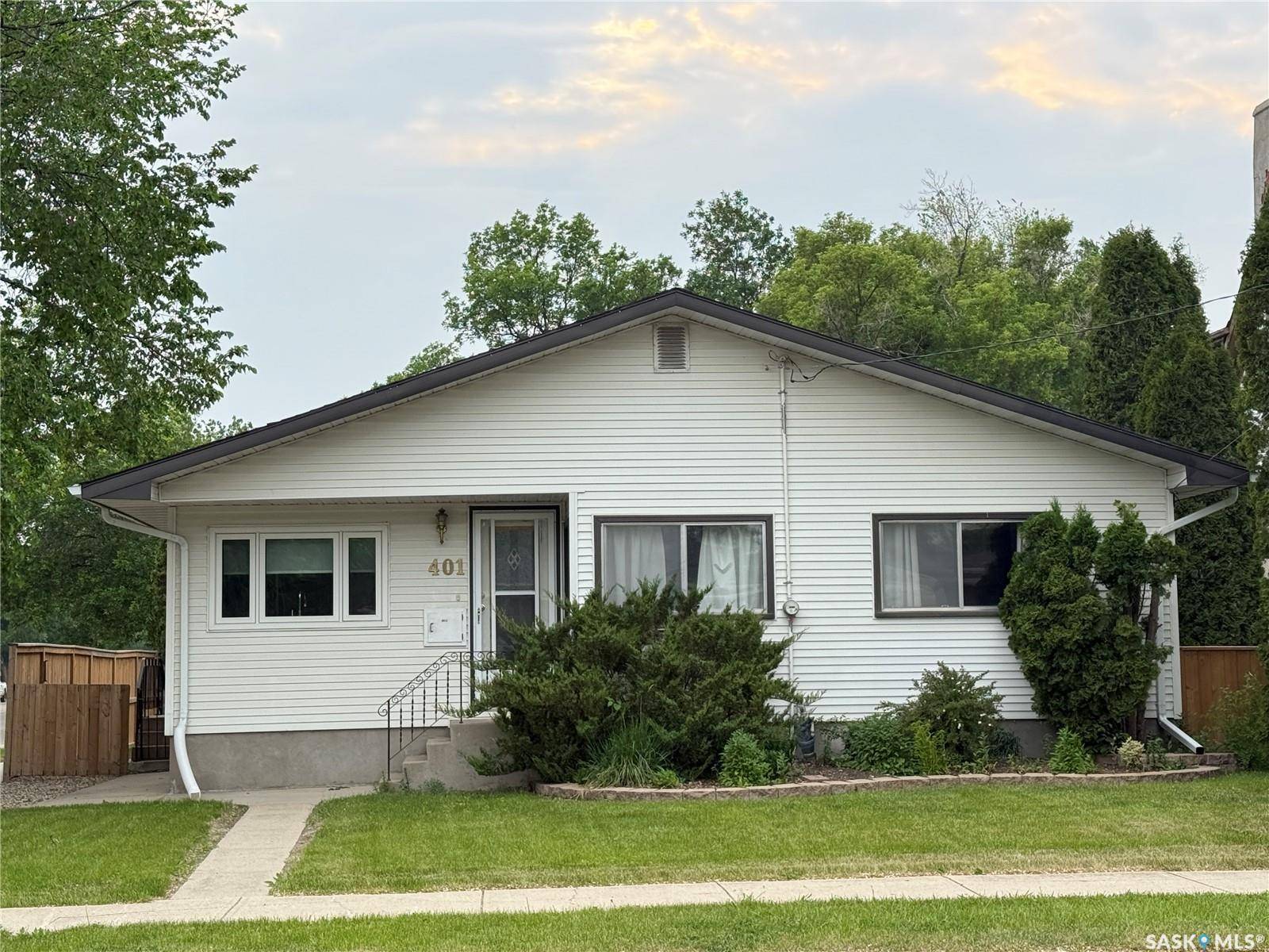 401 5th STREET NE, Weyburn, SK S4H 0Z7