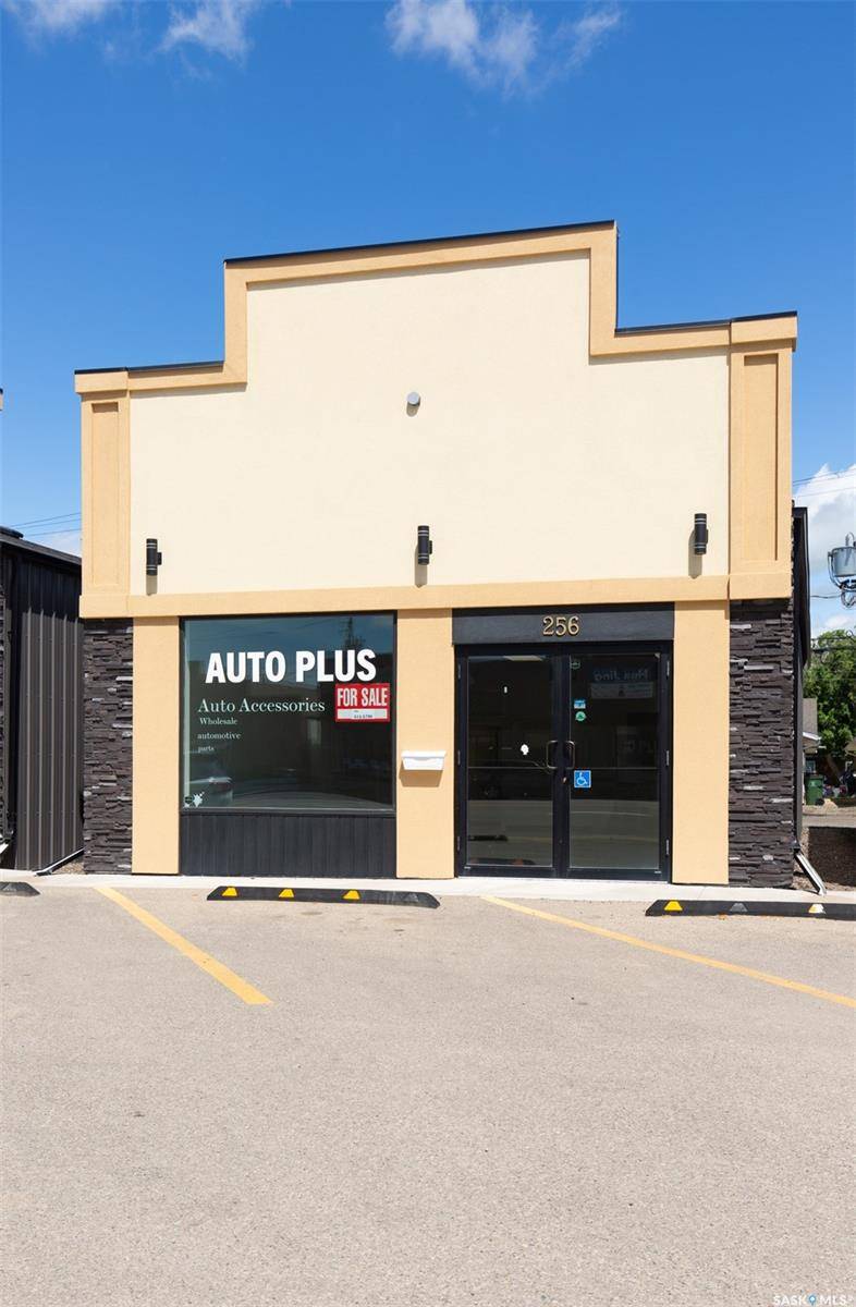 256 High STREET W, Moose Jaw, SK S6H 1S7