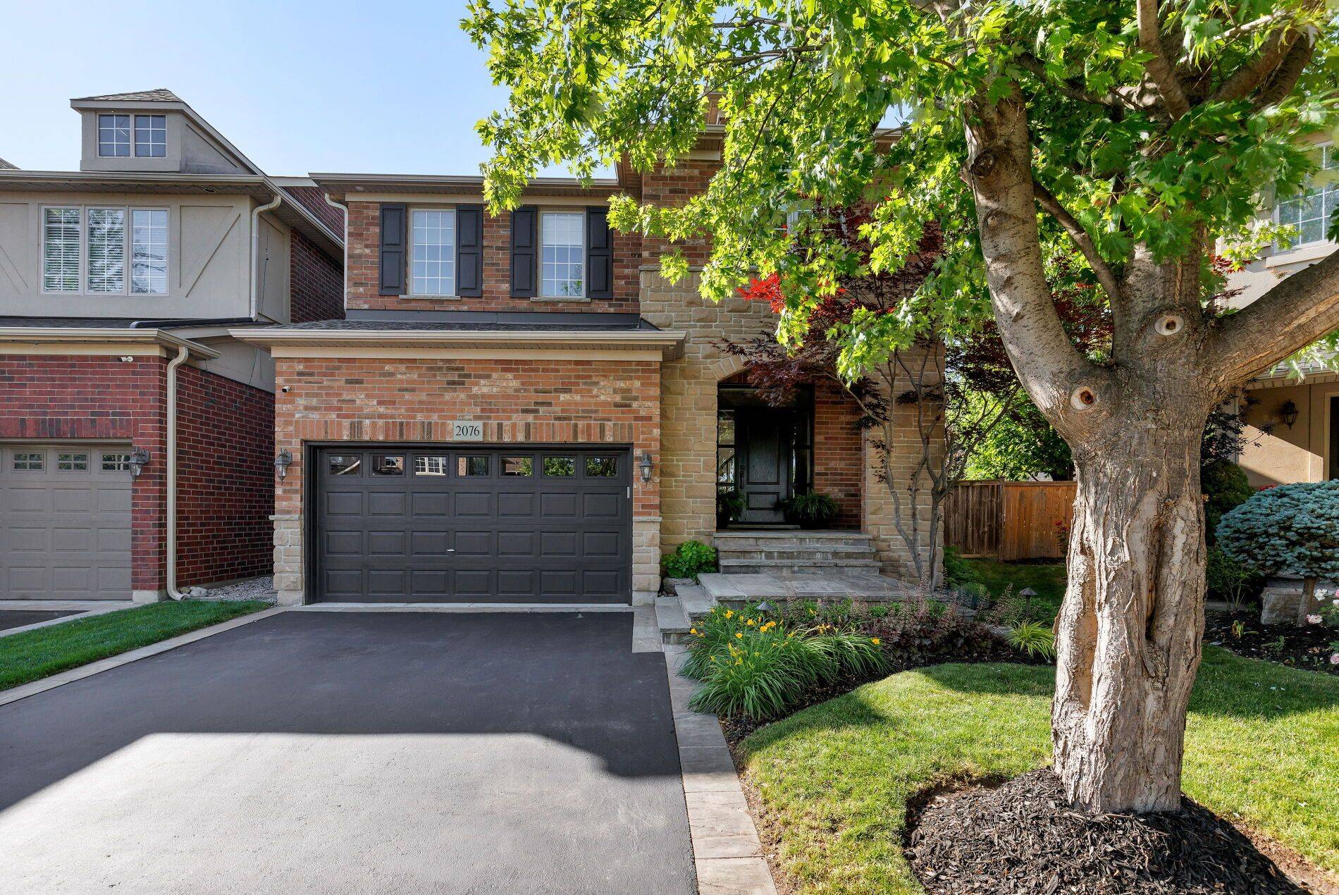 2076 Rochester CIR, Oakville, ON L6M 5E2