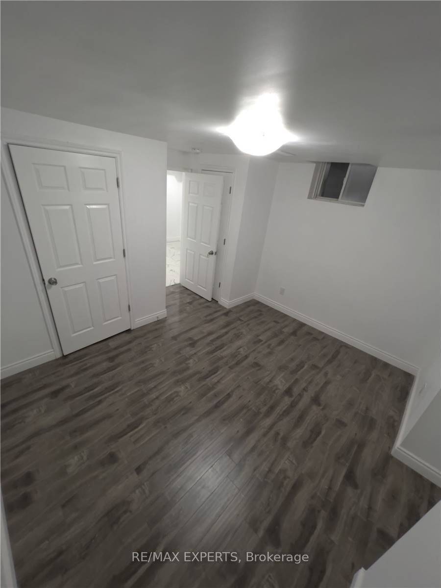 Brampton, ON L6S 0A8,43 Jingle CRES #Lower