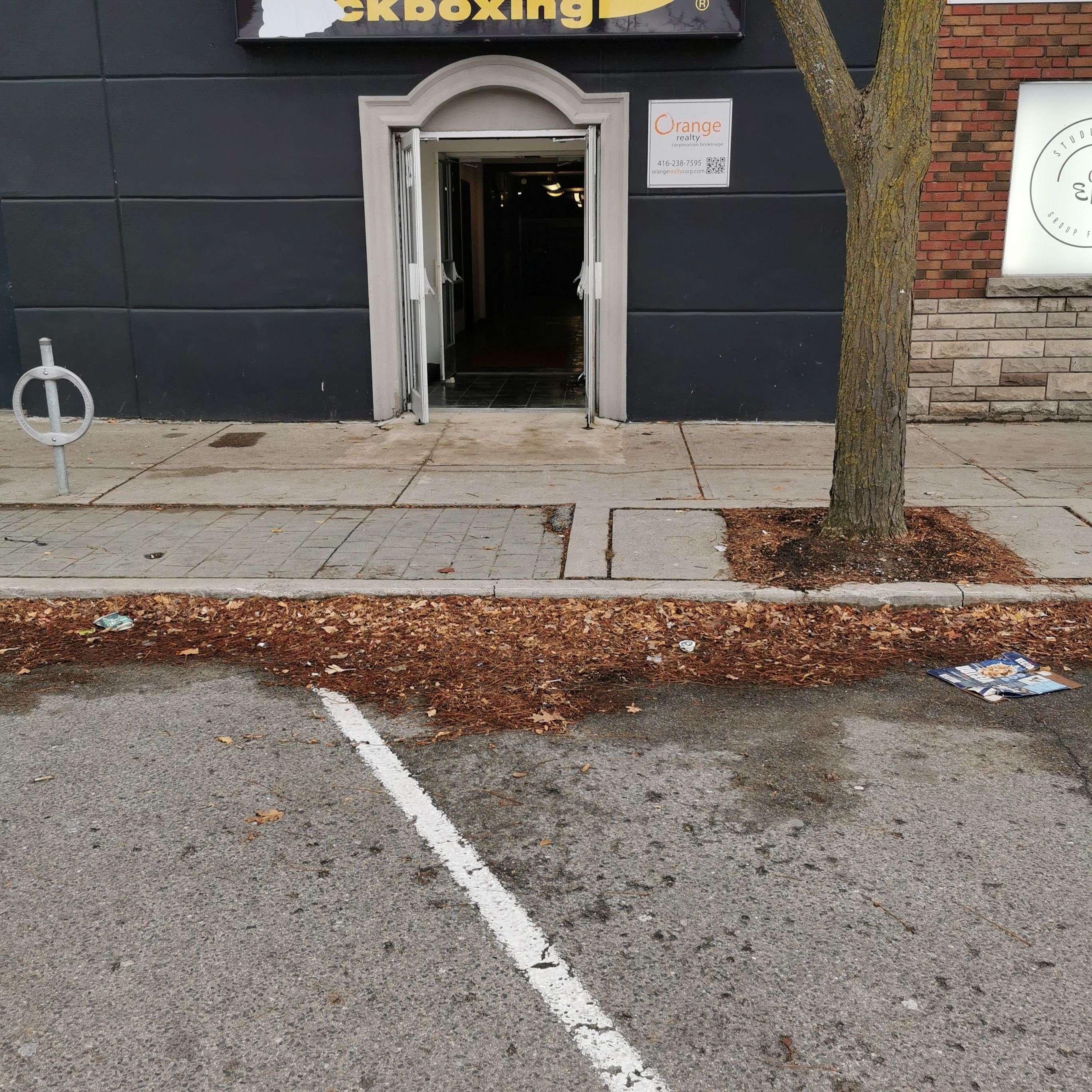 3299 Lake Shore BLVD W #101, Toronto W06, ON M8W 1M8