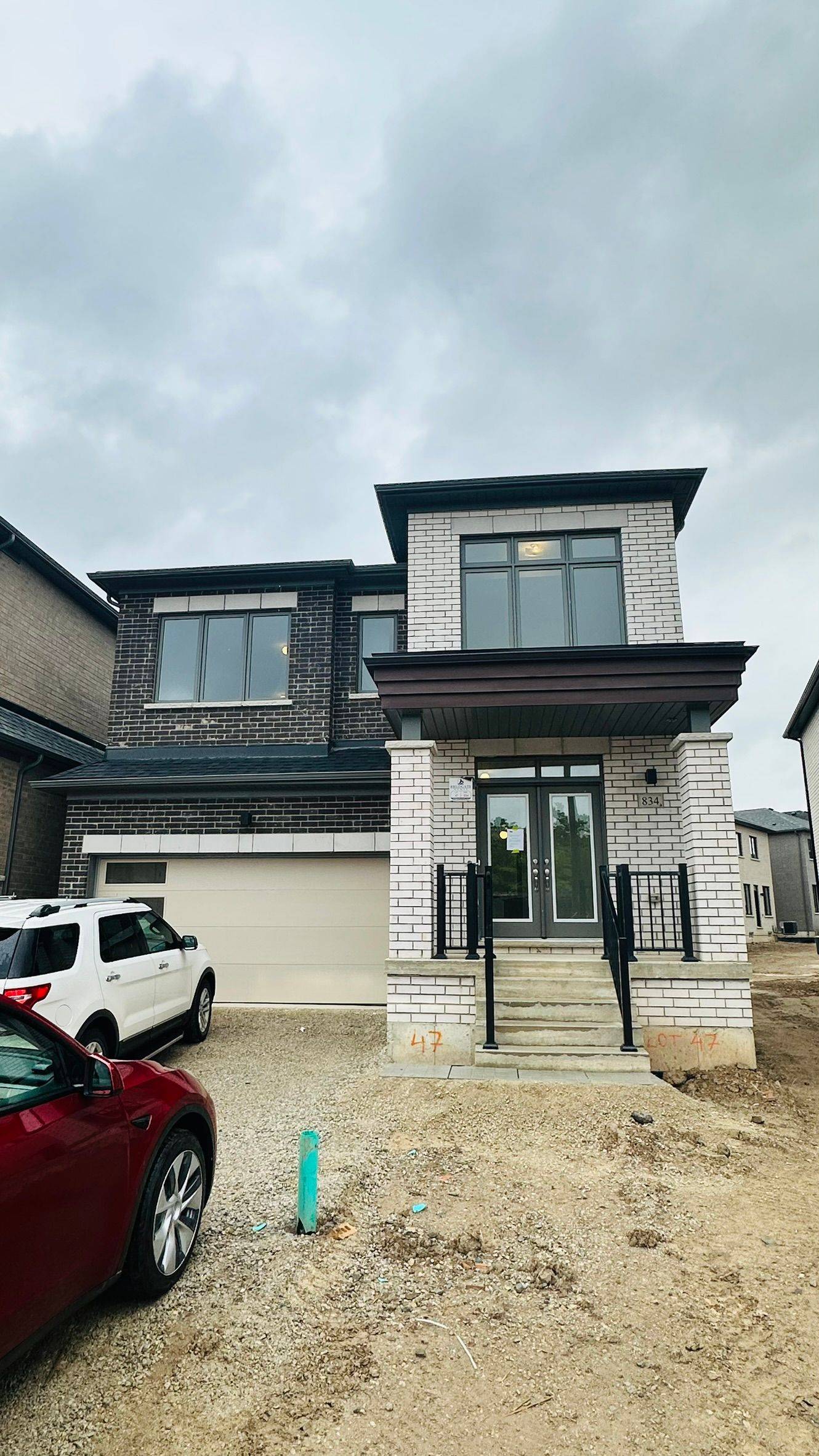 Milton, ON L9T 7E7,834 Apple TER