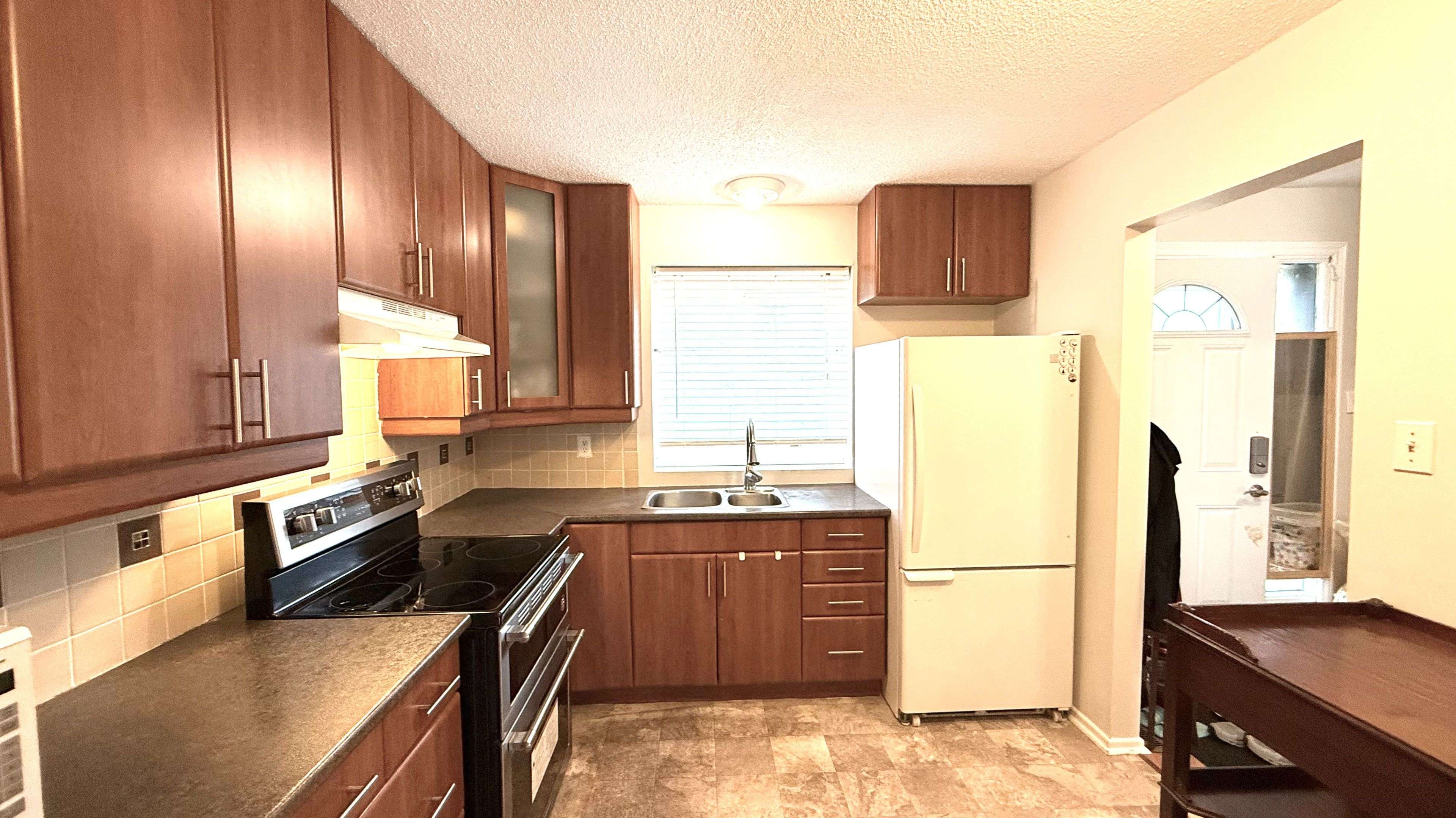 Bells Corners And South To Fallowfield, ON K2H 8T7,475 MOODIE DR #E