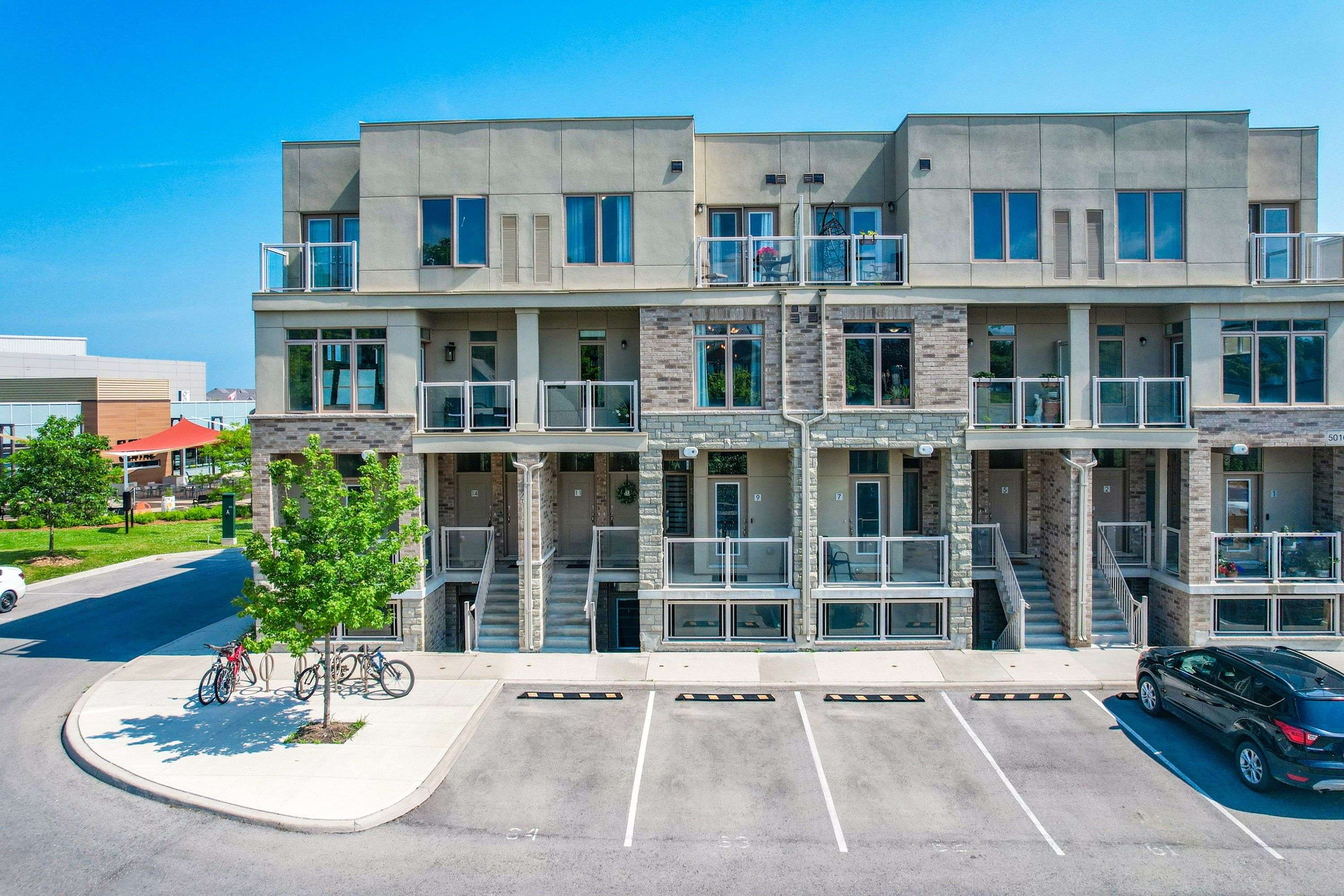 5016 Serena DR #10, Lincoln, ON L3J 0T2