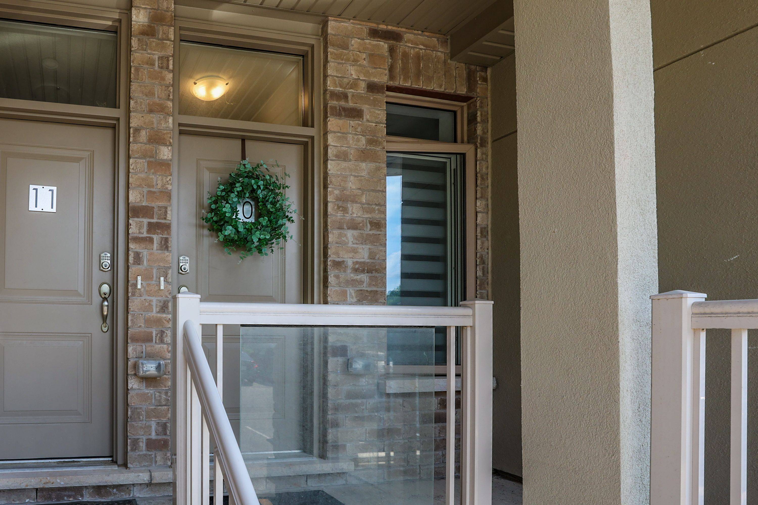 Lincoln, ON L3J 0T2,5016 Serena DR #10