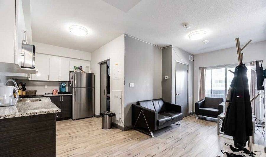 Waterloo, ON N2L 0H7,258B B Sunview ST